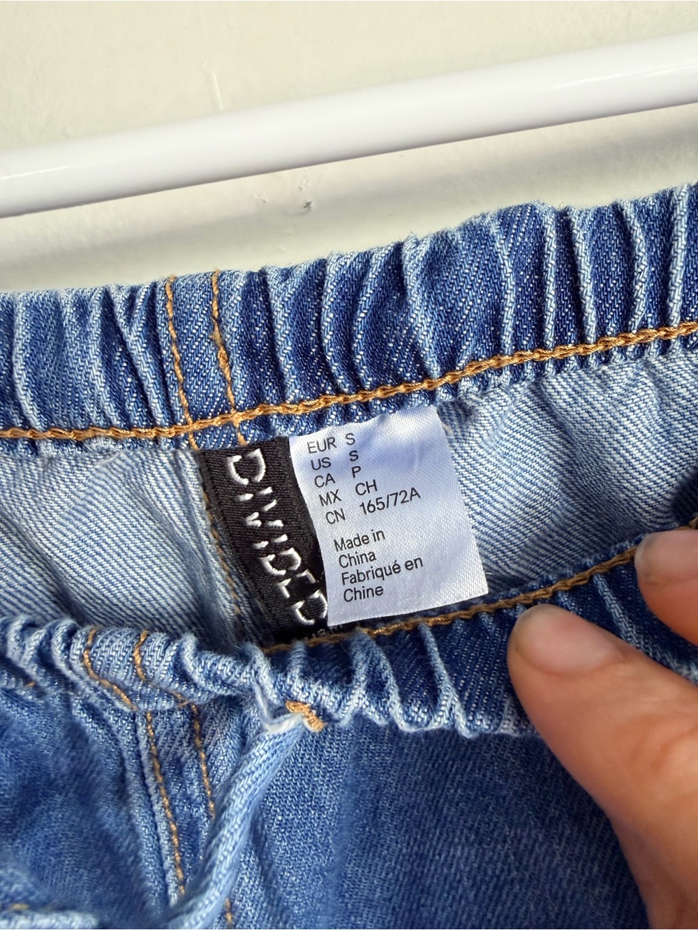 Divided Light Blue Elastic Waist Denim Pants - Picture 3 of 3